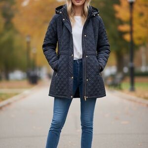 Women's Quilted Black Hooded Jacket weather proof